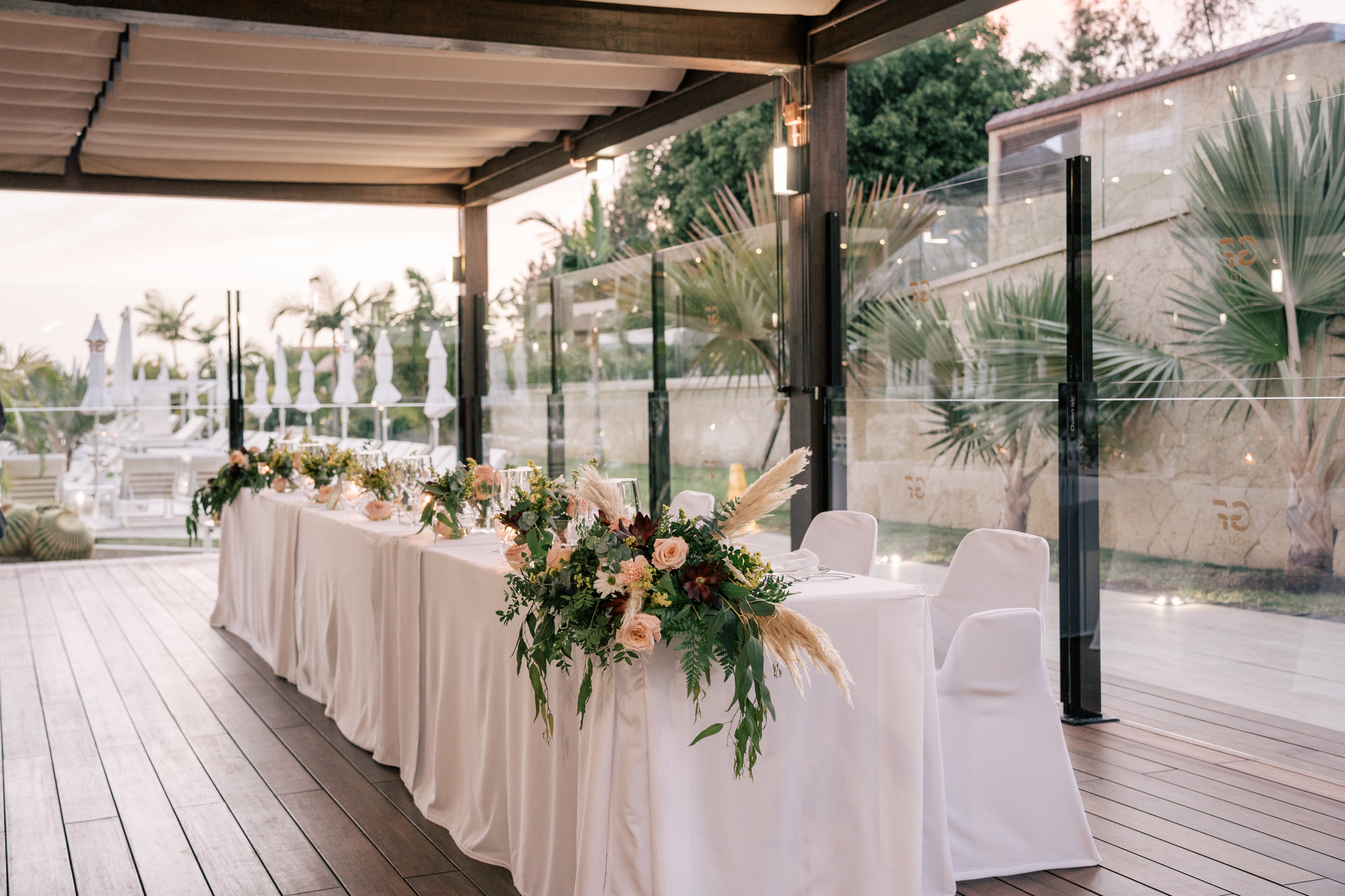 Book your wedding day in GF VICTORIA